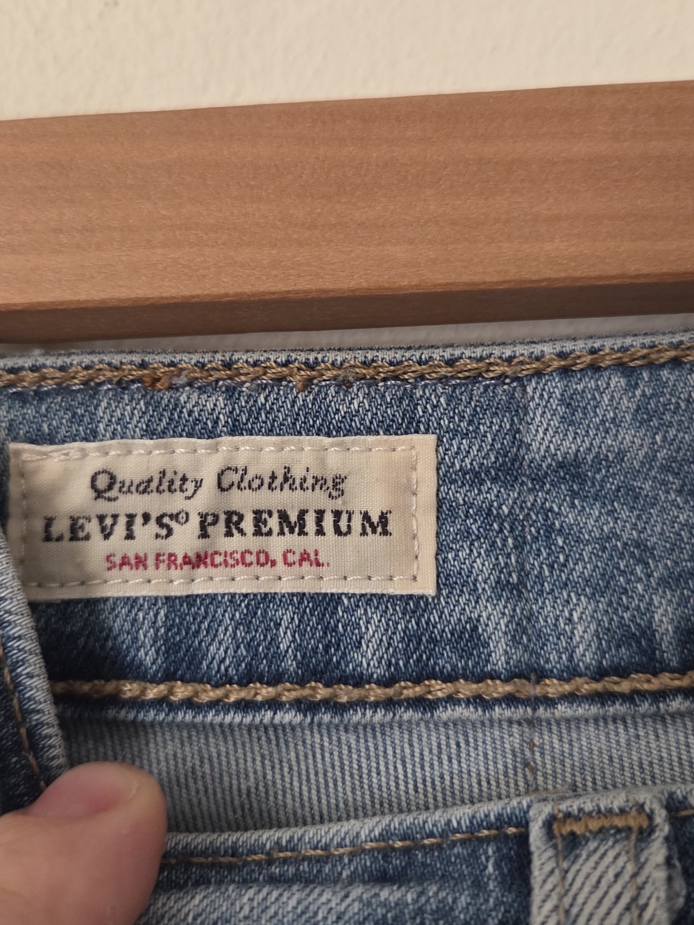 LEVI'S Flare Jeans - Picture 6 of 7